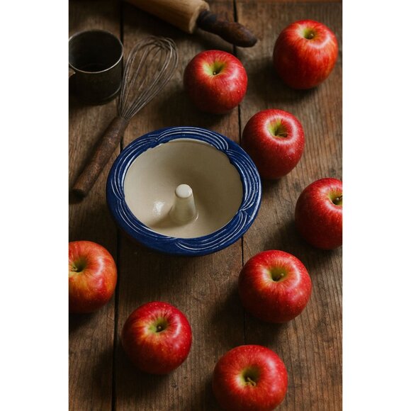 Handmade Apple Baking Dish Paris Maine Pottery Bowl Blue Tan Rustic Kitchen 1980 - Picture 1 of 7